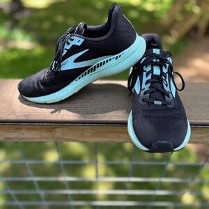 Brooks Launched 8 GTS Shoes